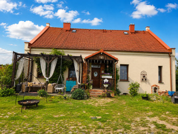 Dom Sprzedaż Sadki